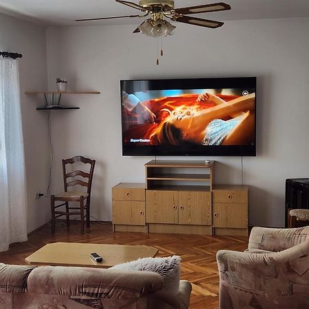 Apartmani Mazzarolli Jadranovo Ngoại thất bức ảnh