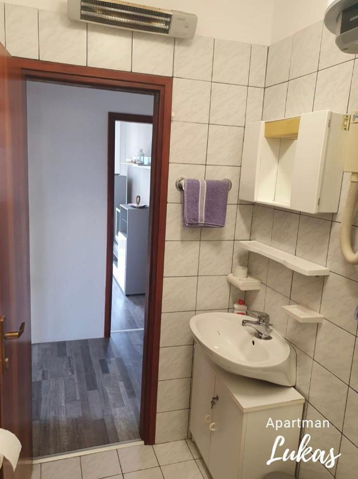 Apartmani Mazzarolli Jadranovo Phòng bức ảnh