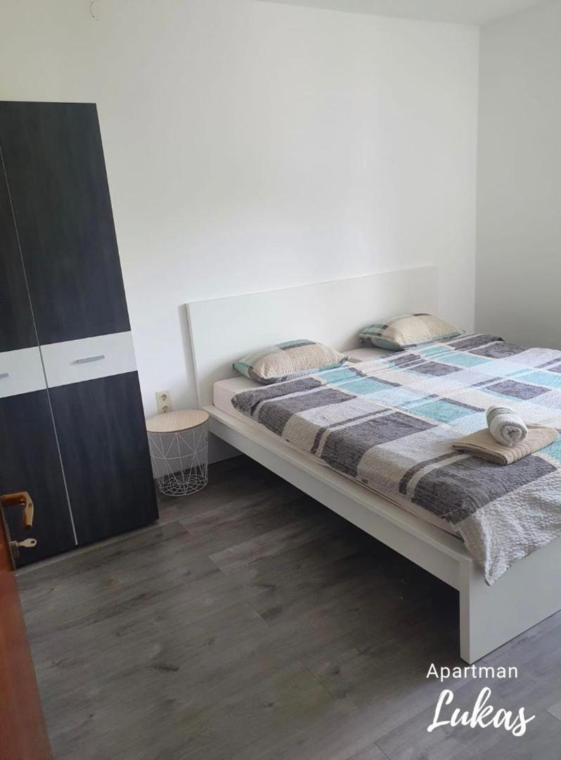 Apartmani Mazzarolli Jadranovo Phòng bức ảnh
