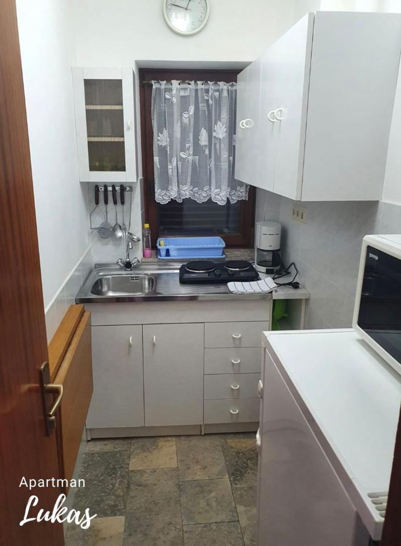 Apartmani Mazzarolli Jadranovo Phòng bức ảnh